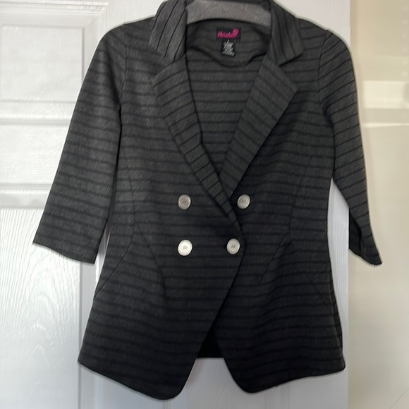 flirtatious Jackets & Blazers - 🔥 LAST CHANCE 🔥 Flirtatious Vintage Striped Half Sleeve Blazer